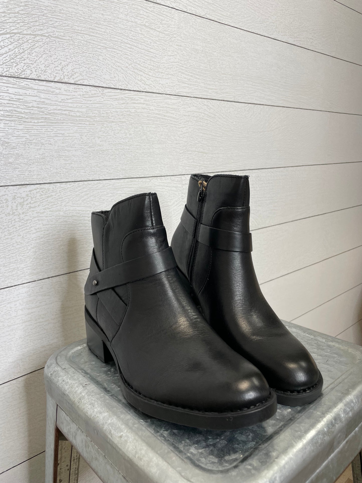 Born Tori Boot-Black