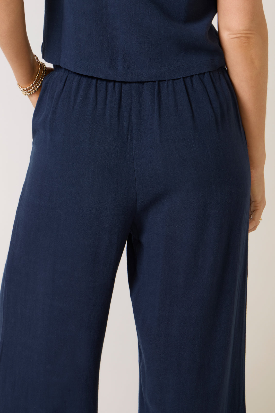 Z Supply Soren Pant in Eclipse - side view