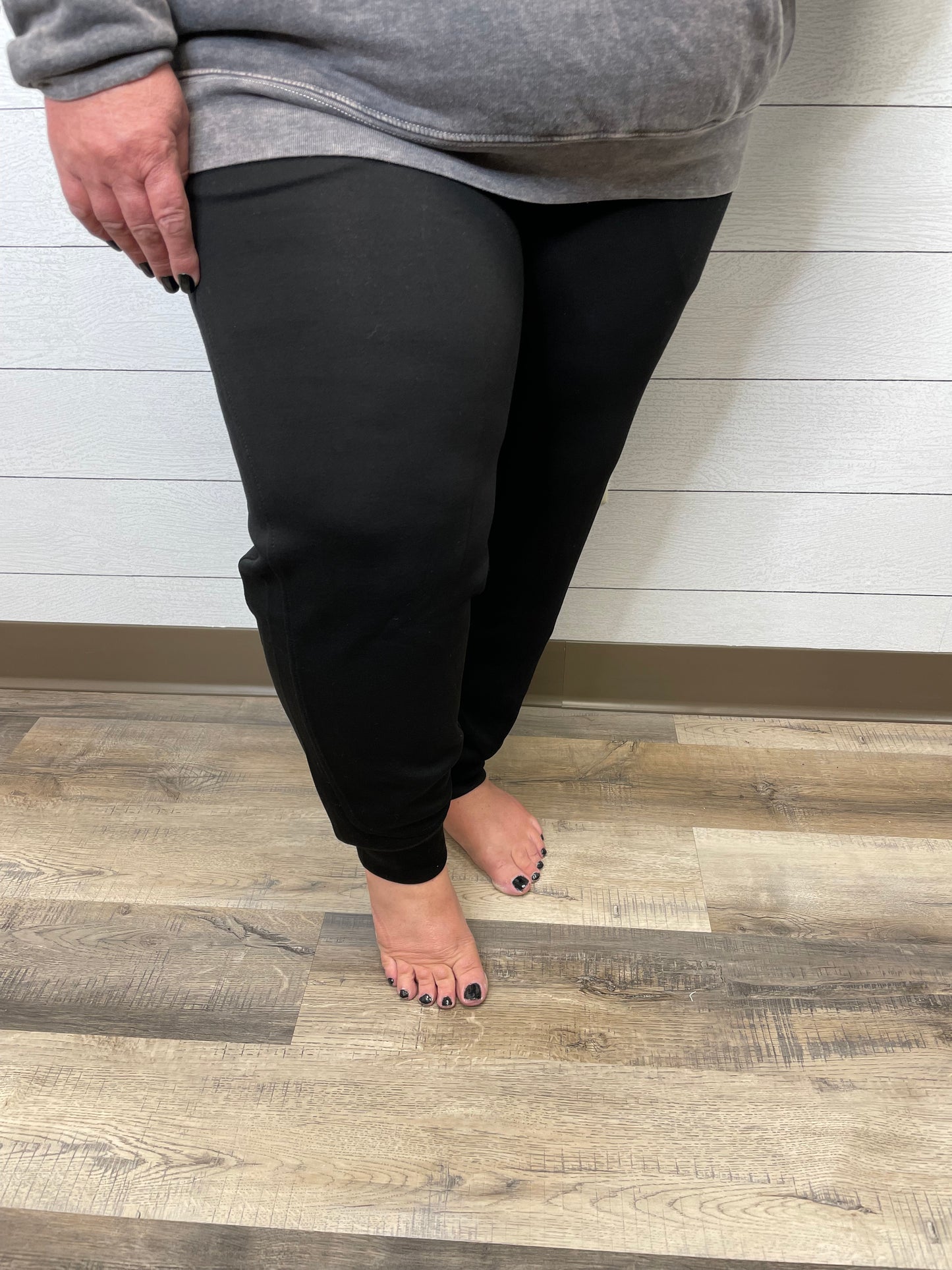 Curvy Elevated Contrast Jogger