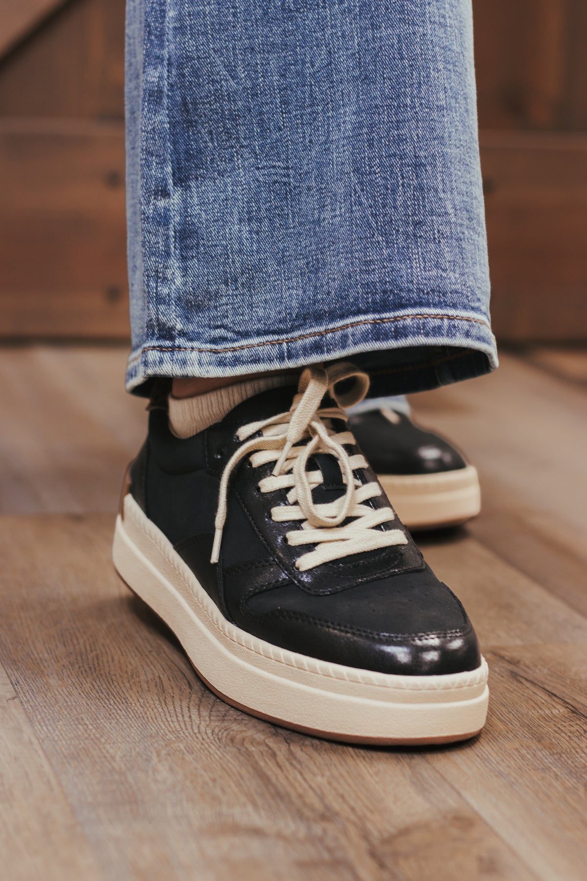 Yellow Box Oberlin Sneaker - Black