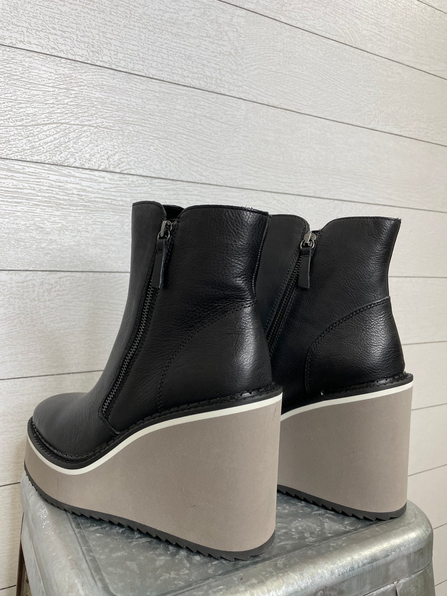 Avail Boot-Black