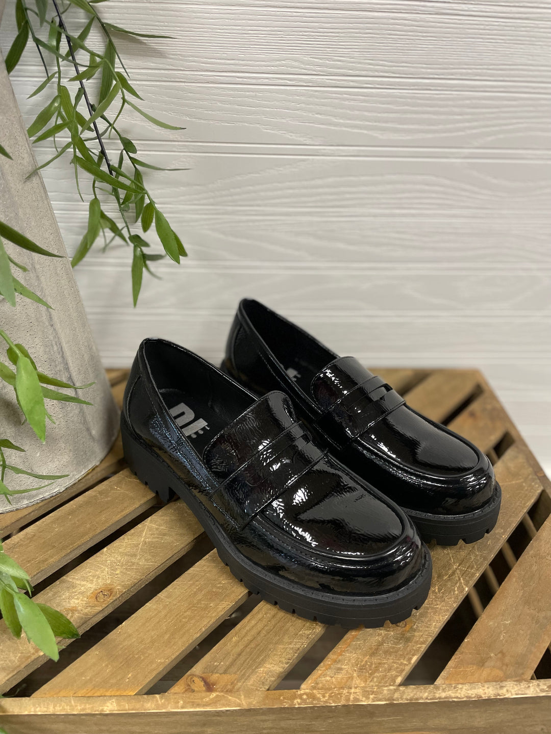 Dirty Laundry Voidz Lug Sole Loafer – Black | Boutique on Fox