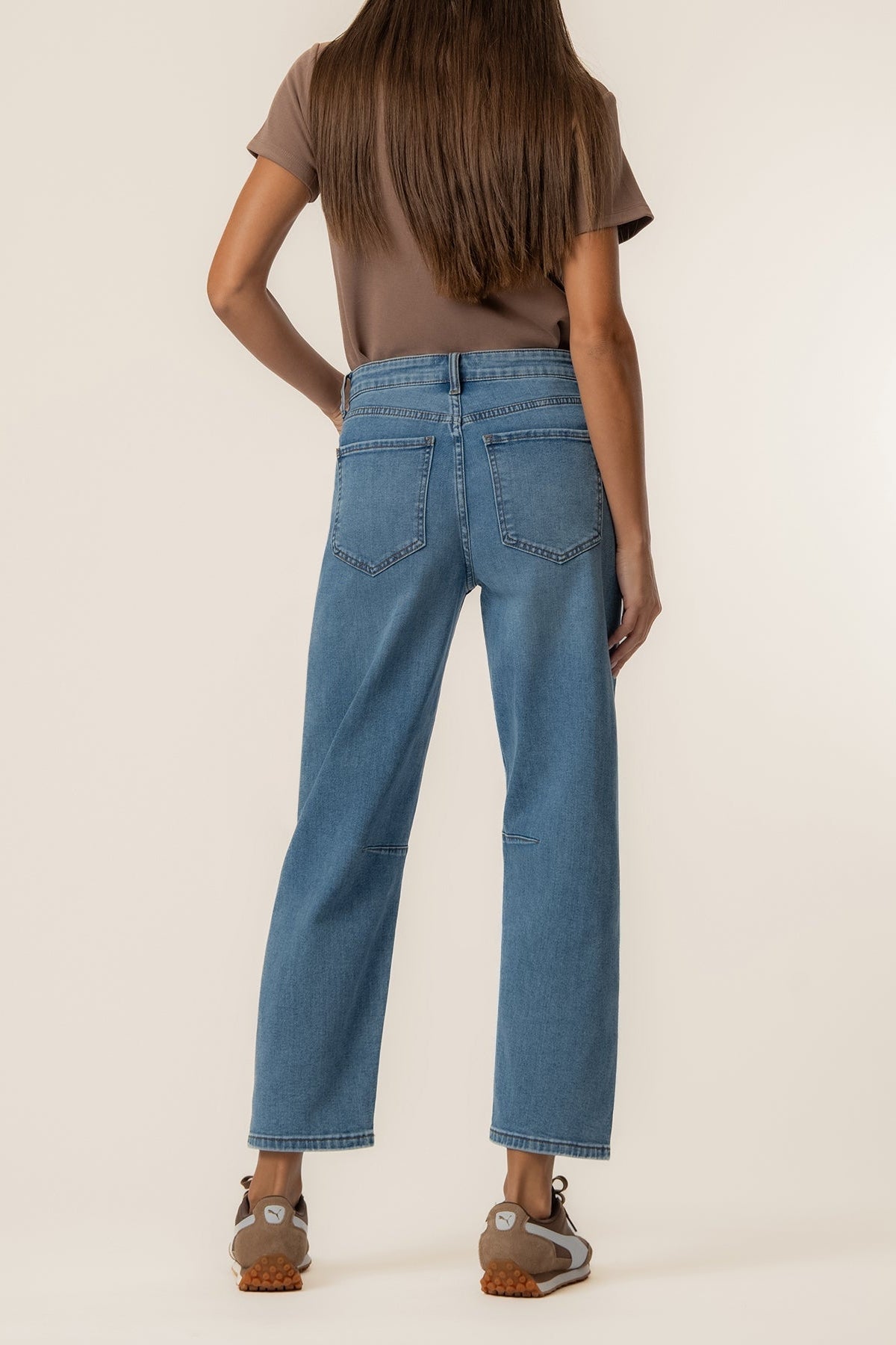 Kut Ashton High Rise Relaxed Leg Jean in Dynamic - back view