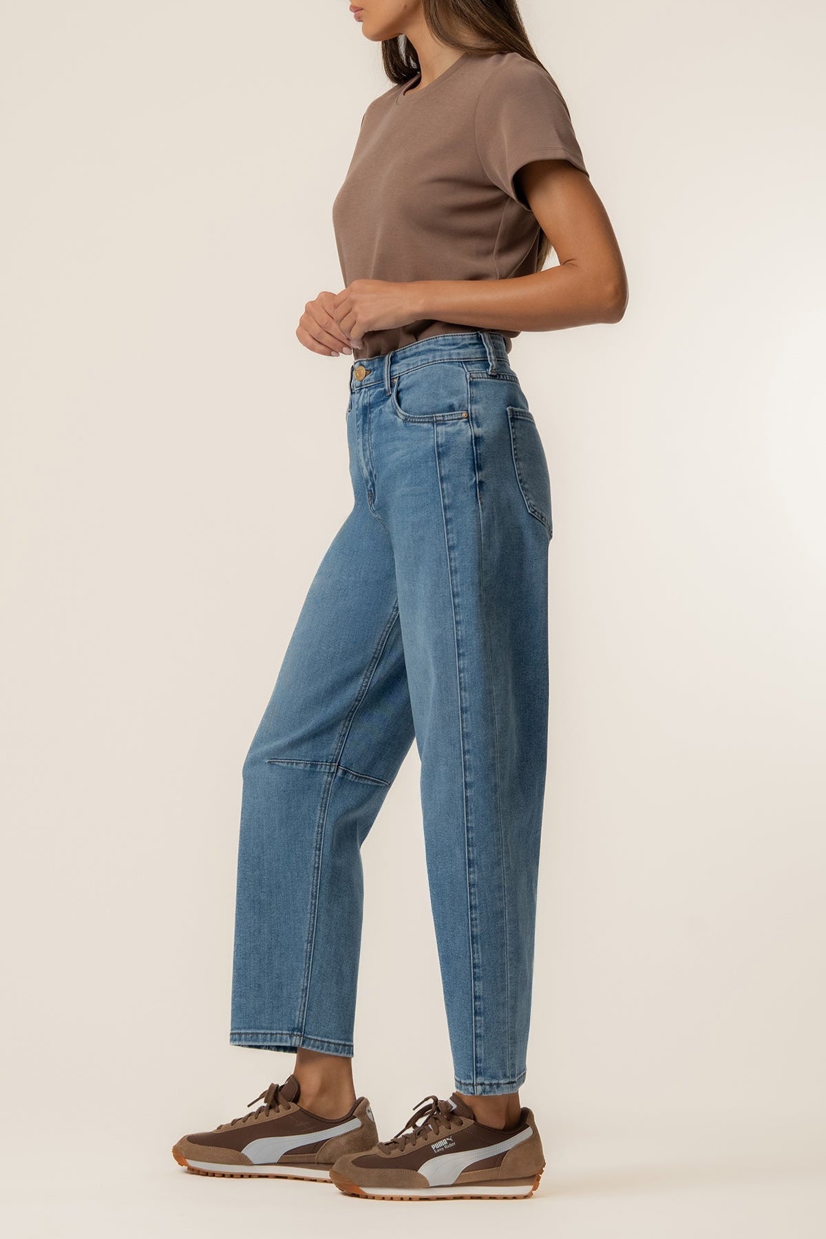 Kut Ashton High Rise Relaxed Leg Jean in Dynamic - side view