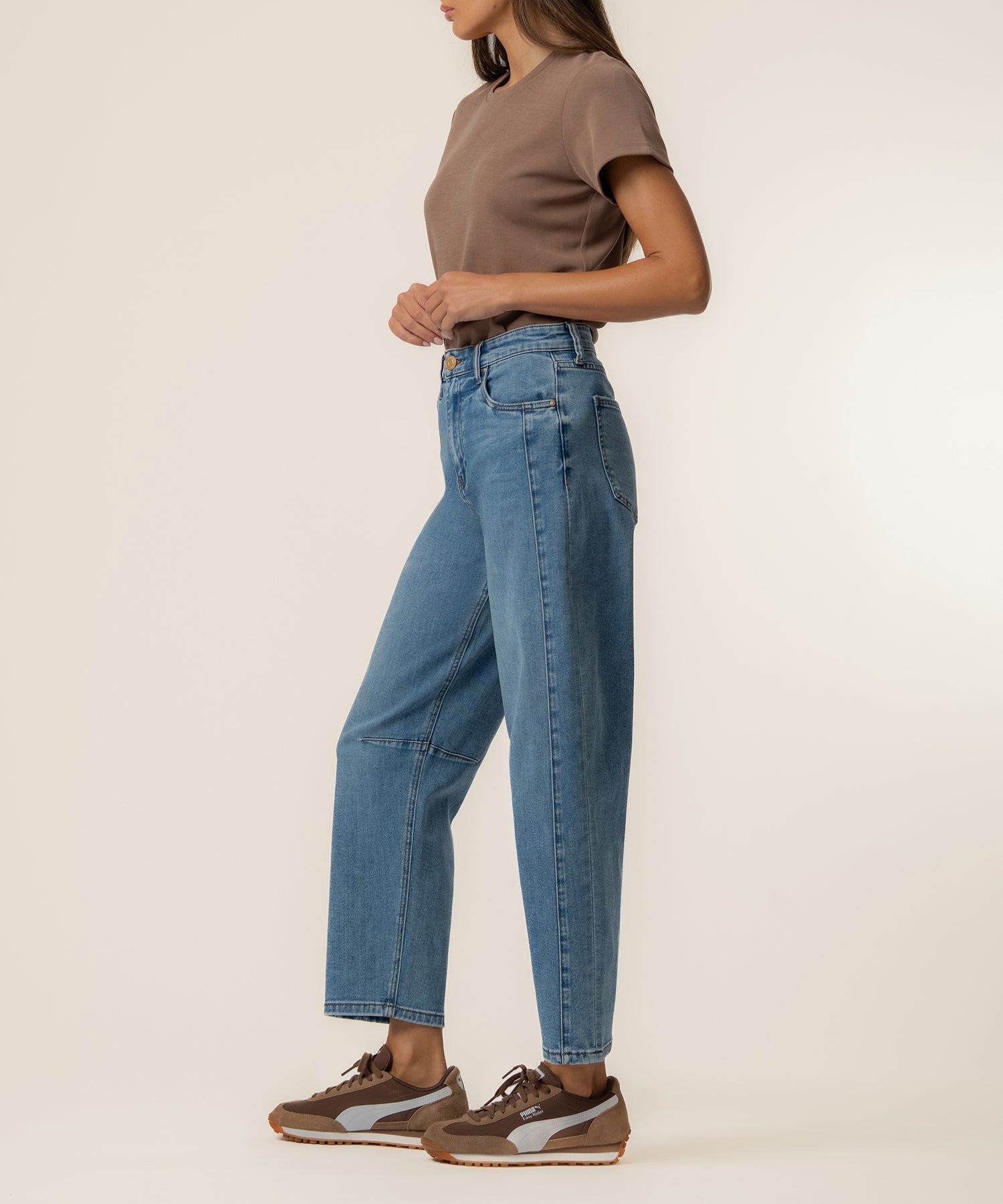 Kut Ashton High Rise Relaxed Leg Jean in Dynamic - side view