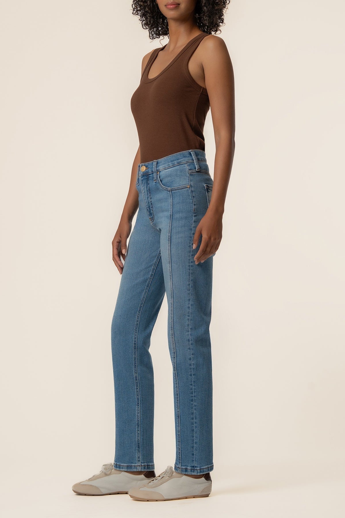 Kut Blair High Rise Straight Jean in Exhibiting - side view
