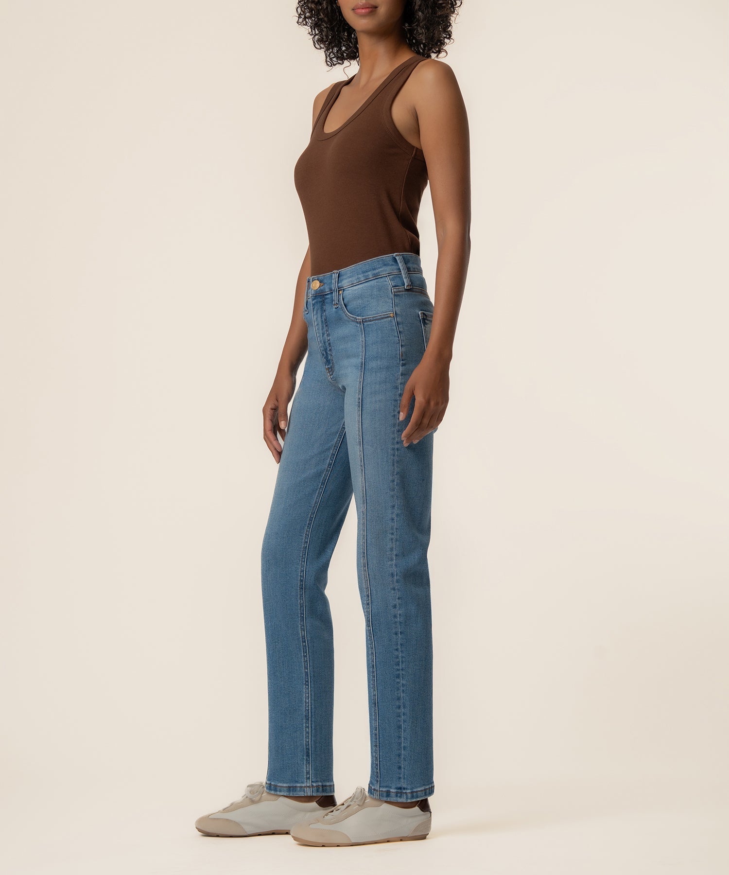 Kut Blair High Rise Straight Jean in Exhibiting - side view