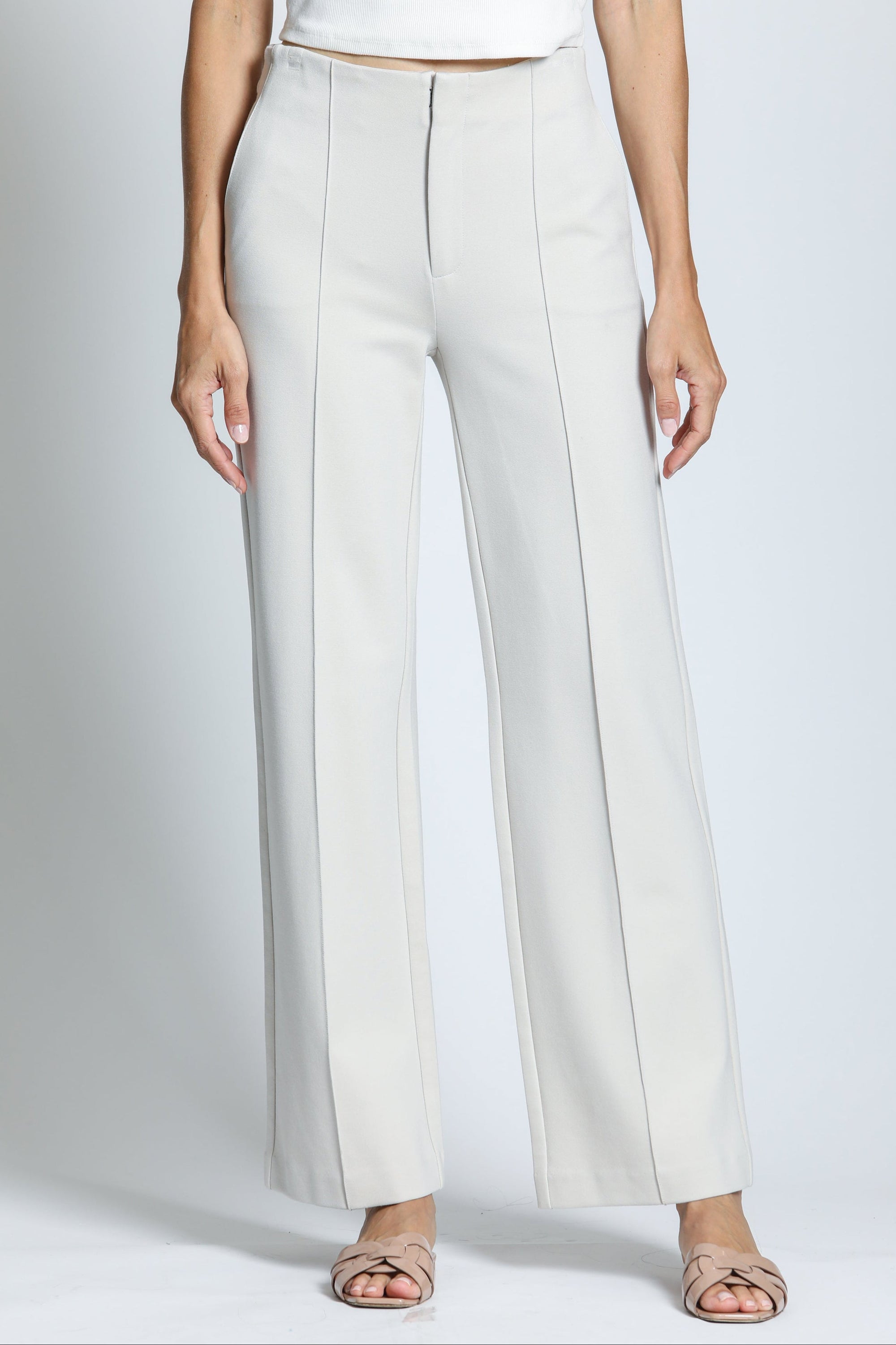 Front view of the APNY Pin-tucked Leg Pant in Champagne