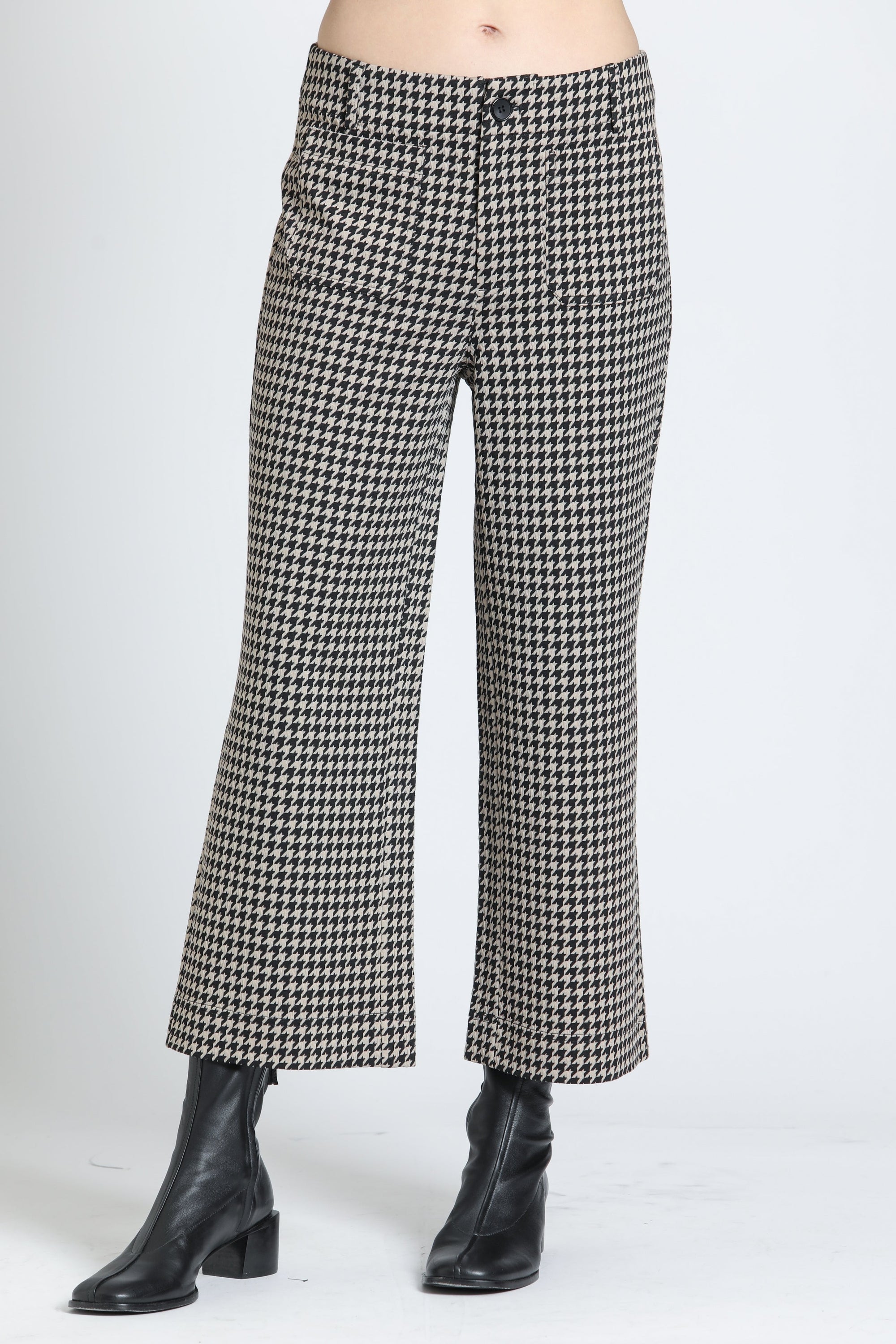 Front view of the APNY Wide Leg Crop Patch Pocket Pant in Almond/Black