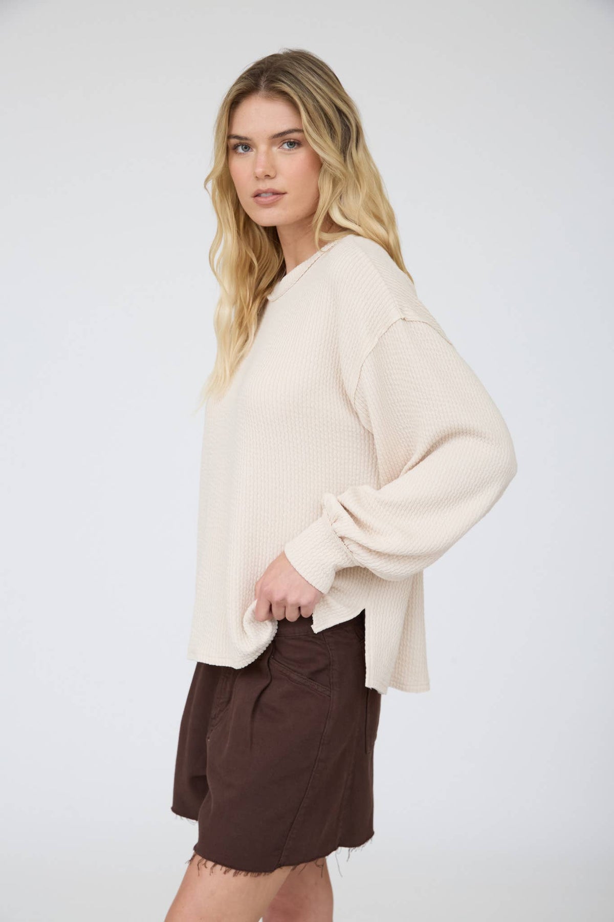 Blu Pepper Textured Exposed Seam Long Extended Sleeve Knit Top - Natural detail view