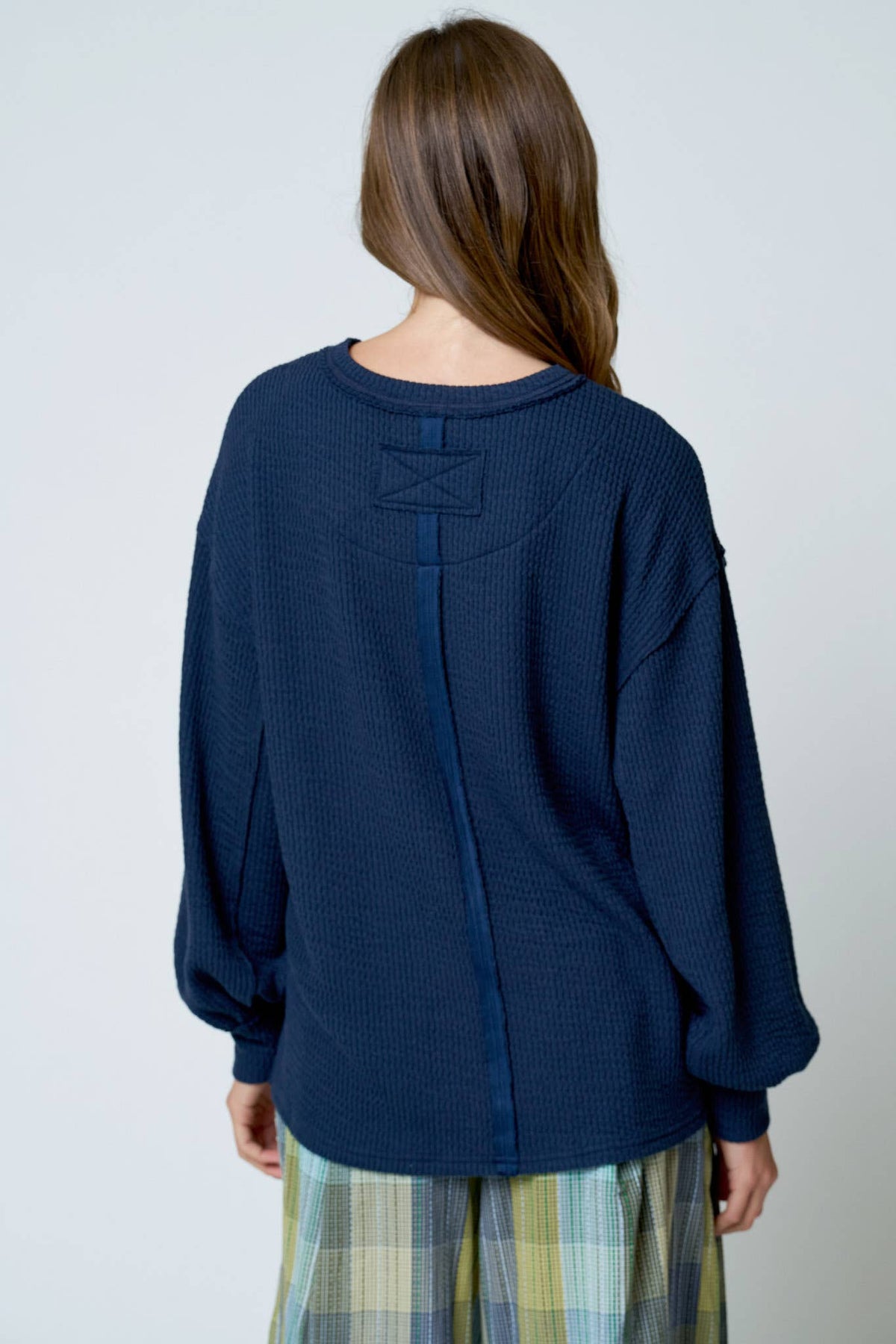 Blu Pepper Textured Exposed Seam Long Extended Sleeve Knit Top - Navy alternate view
