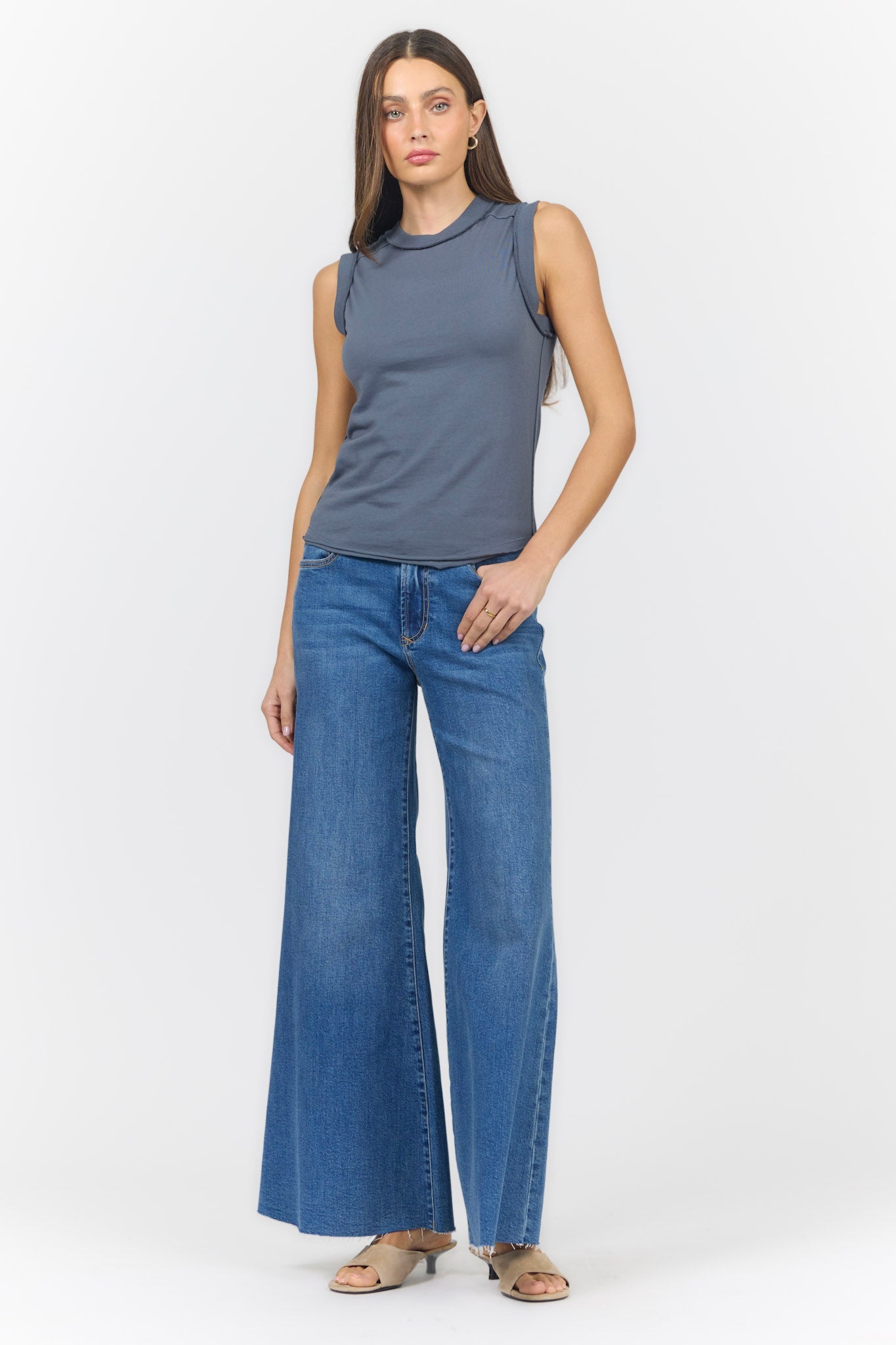 Full length view of the Dear John Zo Tank in Turbulence