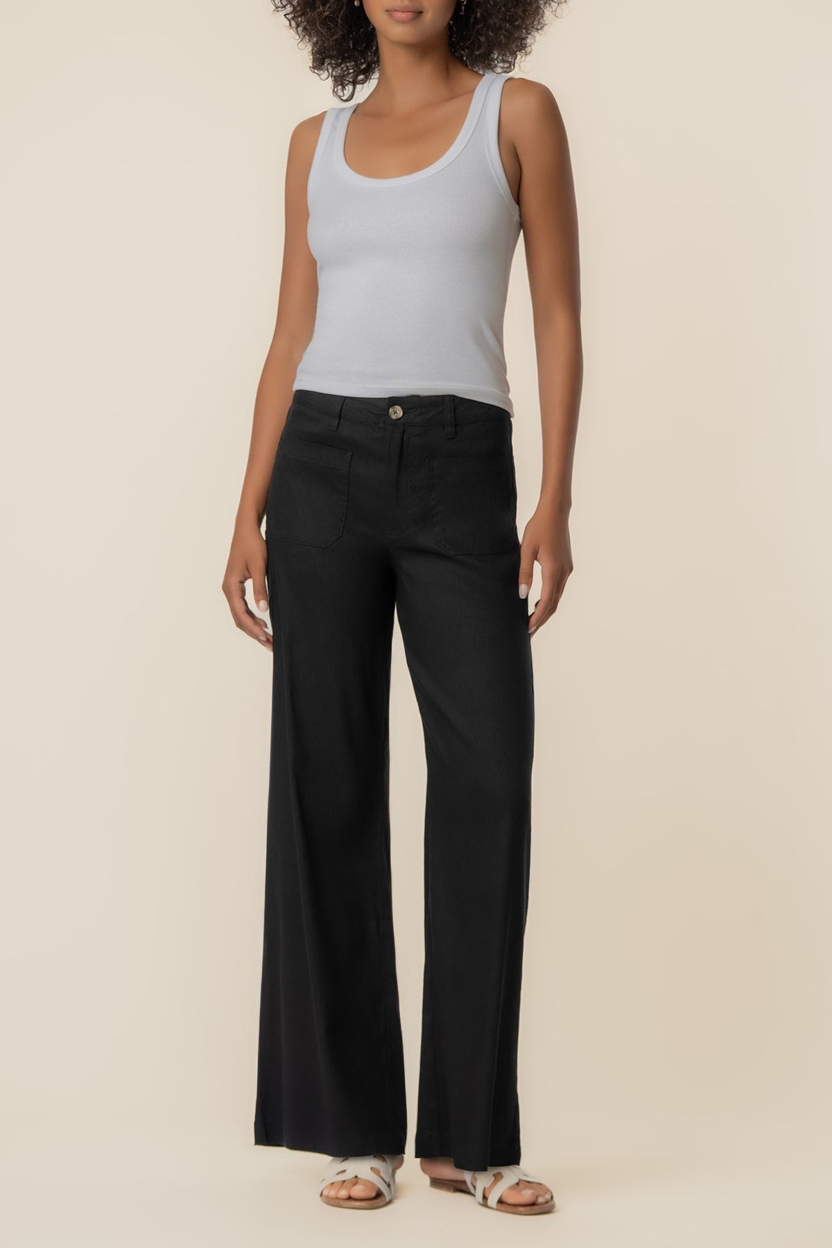 Front view of the KUT Meg Wide Leg Linen Trouser in Black
