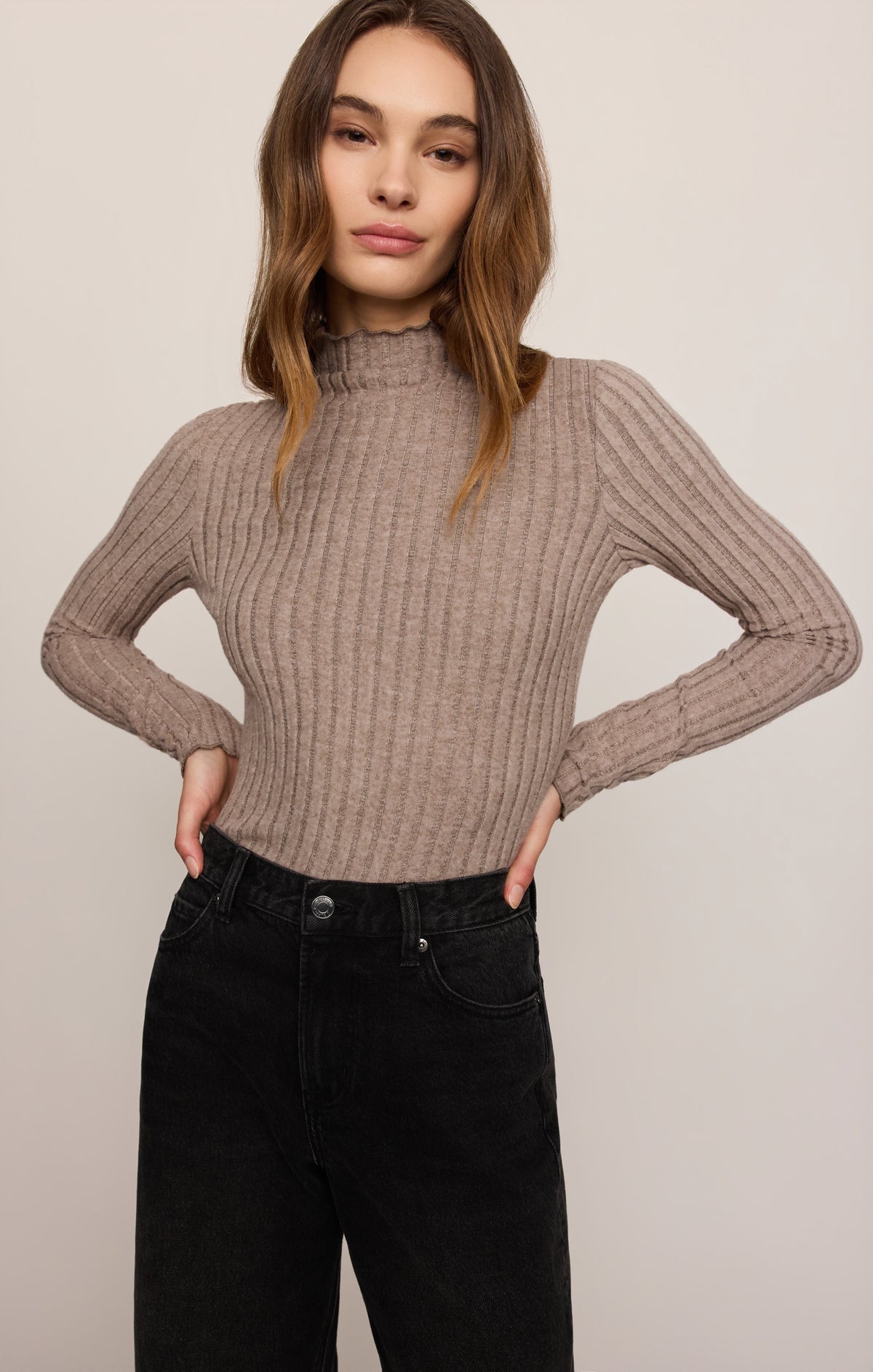 Z Supply Hattie Long Sleeve Top in Heather Ash, close-up detail 3