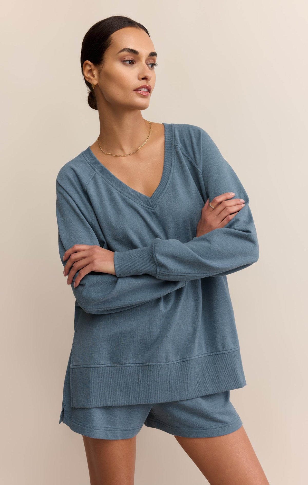Z Supply Modern Weekender V Neck in Boathouse, close-up detail 1